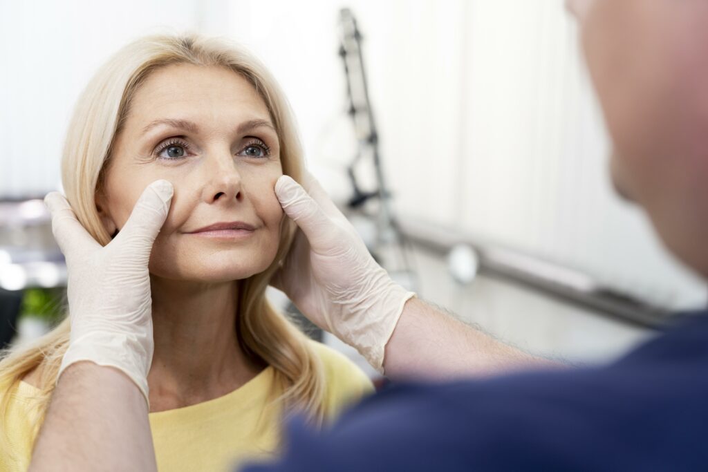 Quel âge pour une blépharoplastie